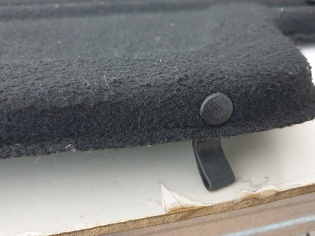 513004 Peugeot 207, KOMBI, Kalaptartó.