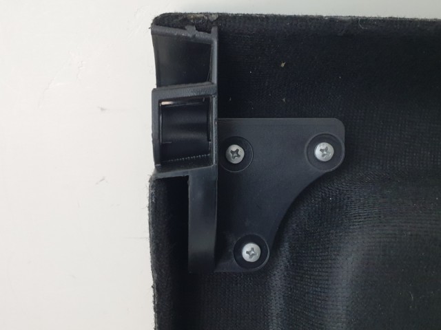 513007 Suzuki SX4, 2008, Kalaptartó. 