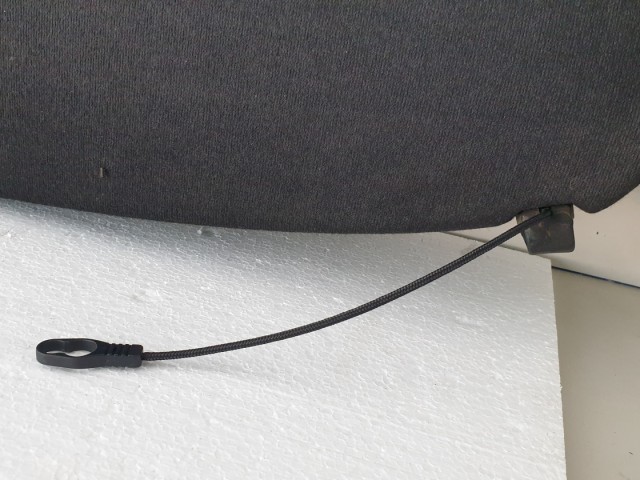 513008 Bmw 1 es, 2009, 5 Ajtós, Kalaptartó.