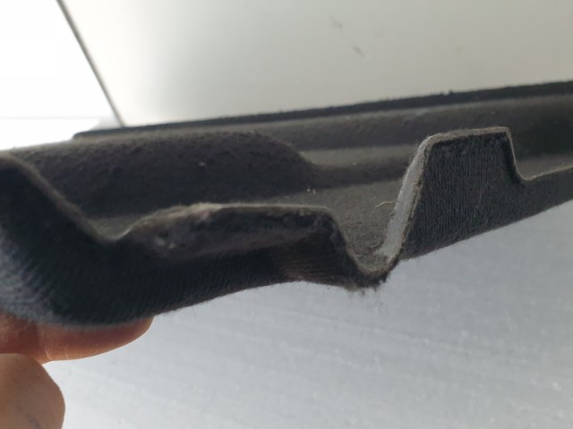 513010 Renault Megane 3, Kalaptartó, 5 Ajtóshoz.