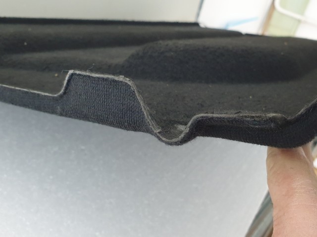 513010 Renault Megane 3, Kalaptartó, 5 Ajtóshoz.