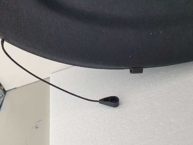 513010 Renault Megane 3, Kalaptartó, 5 Ajtóshoz.