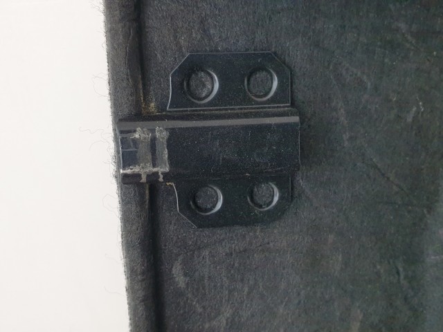 513012 Mazda 3, 2006, Kalaptartó, 5 Ajtóshoz.