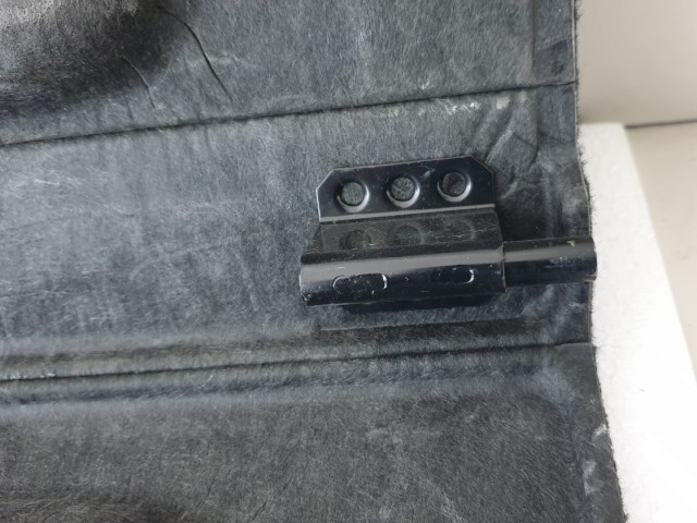 513012 Mazda 3, 2006, Kalaptartó, 5 Ajtóshoz.