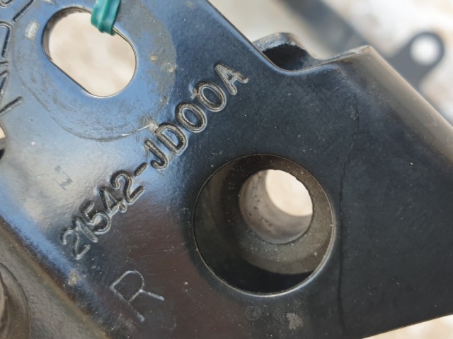 512934 Nissan Qashqai 2013, Homlokfal, Benzineshez.