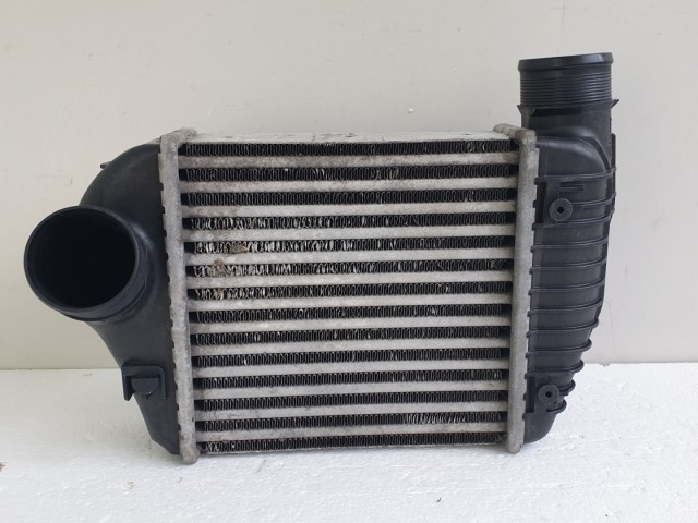 512968 Audi A6, 2.7 Tdi, 2008, Bal Intercooler Hűtő, 4F0145805AB.