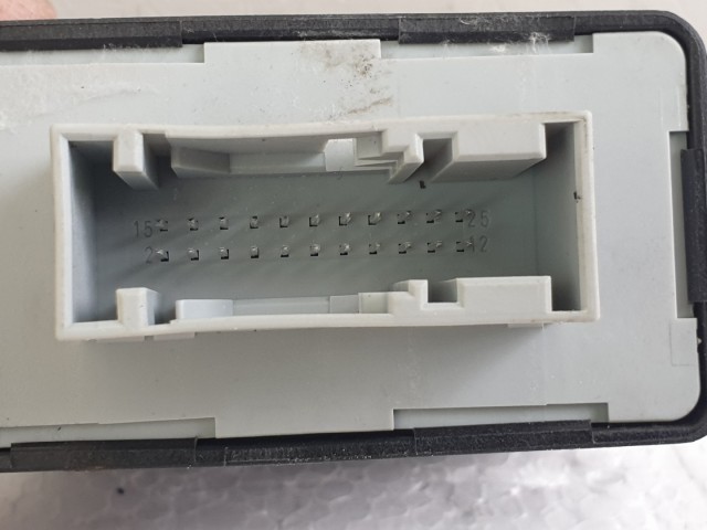 512972 Audi A6, 2008, Fényszóró Elektronika, 8P0907357H.