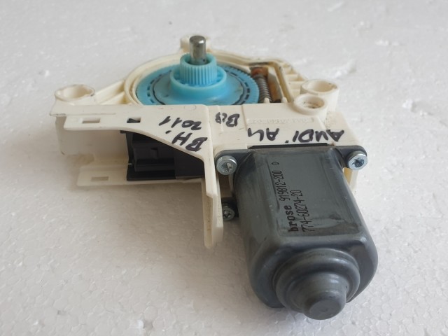 509774 Audi A6, A4, 2011, Bal Hátsó Ablakemelő Motor, 8K0959811A.