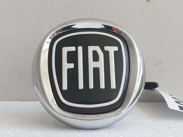 509784 Fiat Evo, Grande Punto, Csomagtérajtó Nyitó Gomb. Fekete.