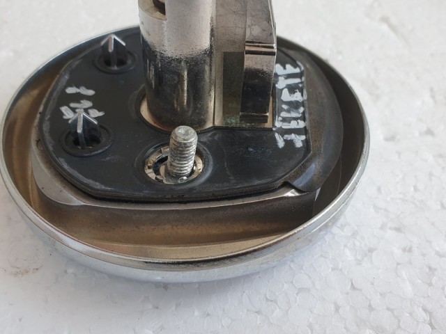 509784 Fiat Evo, Grande Punto, Csomagtérajtó Nyitó Gomb. Fekete.
