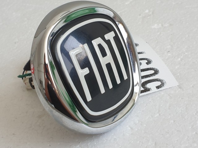509784 Fiat Evo, Grande Punto, Csomagtérajtó Nyitó Gomb. Fekete.