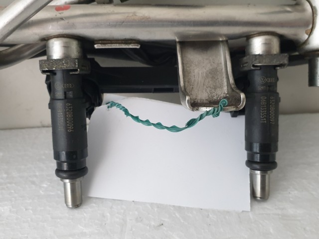 509902 Audi A4, 2.0, B, Injektor Sor, Közösnyomócső, 06B133551T.
