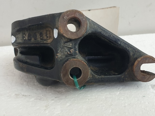 513174 Isuzu D Max, 2.5,  2015, Generátor Tartó Bak, 16093.
