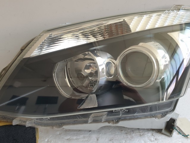 513209 Isuzu D Max, 2015, Bal Első Projektoros Fényszóró, Lámpa. 100-17218L.
