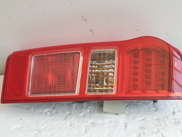 513211 Isuzu D Max 2015, Bal Hátsó Lámpa, 220-17217.