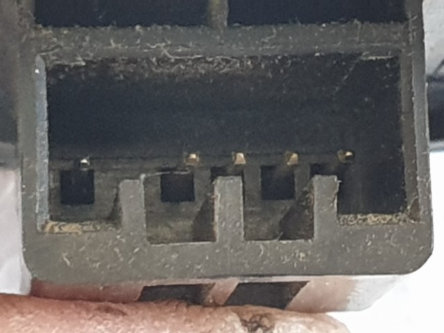 513223 Isuzu D Max, 2.5, 163 Ló, 4 WD, Terepváltó Kapcsoló Gomb. M43731.