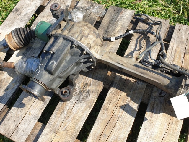 513234 Isuzu D Max 2.5, 163 Ló, Első Differenciálmű, Féltengelyekkel.