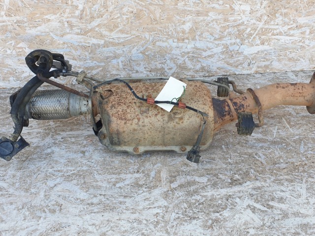 513236 Isuzu D Max, 2.5, 163 Ló, 2015, Részecskeszűrő, Átfúrt.