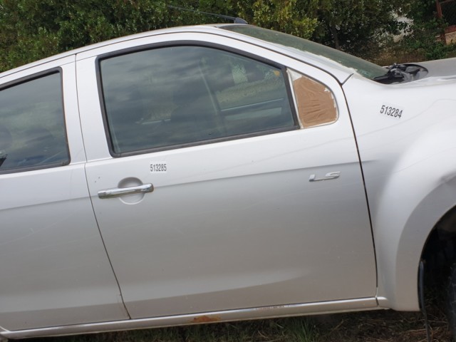 513285 Isuzu D Max, 2015, Jobb Első Ajtó, Kompletten.
