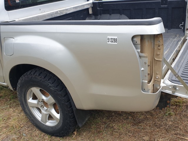 513288 Isuzu D Max 2015, Plató. Bélés és ajtó nélkül.