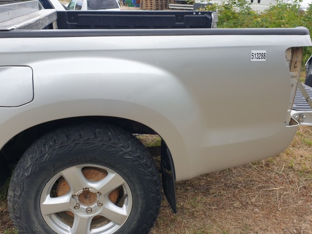 513288 Isuzu D Max 2015, Plató. Bélés és ajtó nélkül.