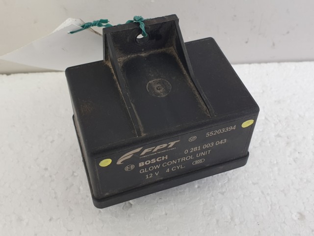513155 Alfa Romeo Giulietta, Izzító Relé,  55203394. 0281003043.