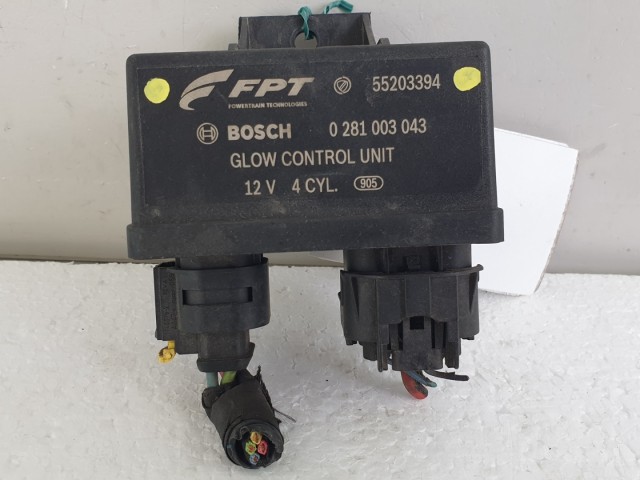 513155 Alfa Romeo Giulietta, Izzító Relé,  55203394. 0281003043.