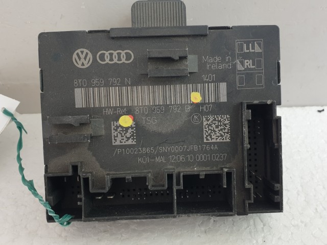 513161 Audi A4, 2010, Bal Első, Ajtó Vezérlőegység, 8T0959792B.