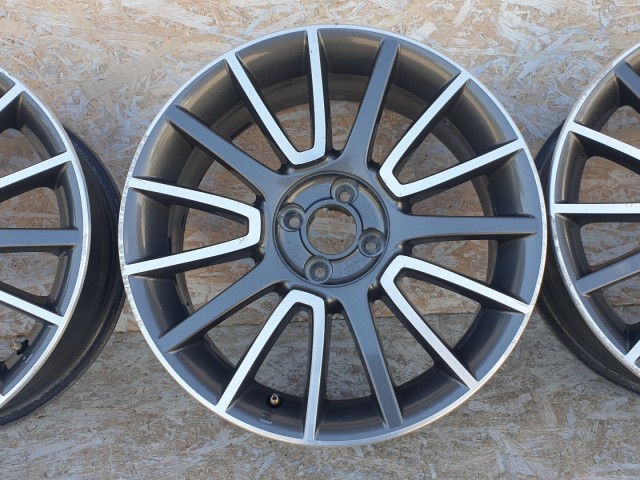 513240 Fiat Bravo 2, Alufelni 4 DB, 7x17, 4x98, ET:31, Agy:58.1, Garnitúra.