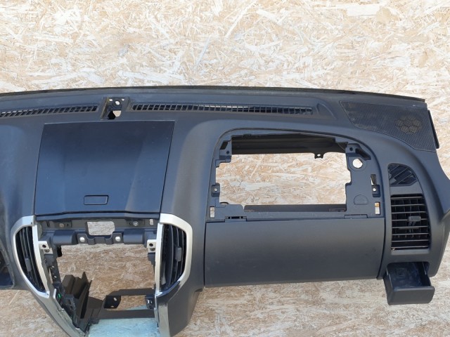 513244 Isuzu D Max 2015, Műszerfal Párna, Héj.