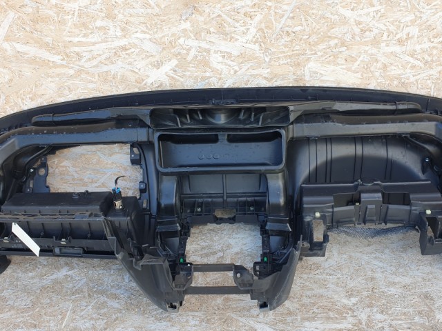 513244 Isuzu D Max 2015, Műszerfal Párna, Héj.