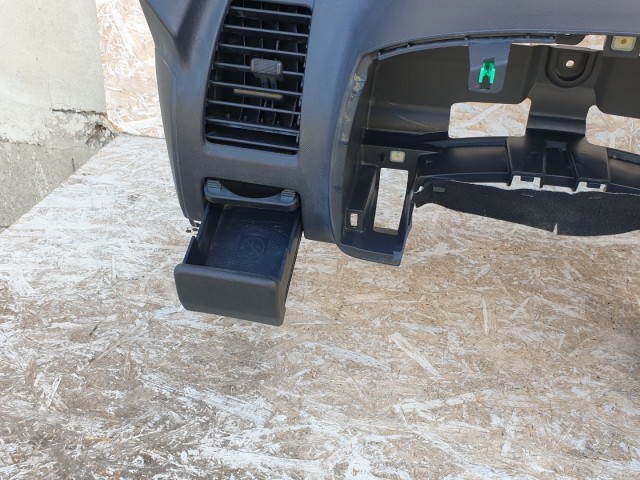 513244 Isuzu D Max 2015, Műszerfal Párna, Héj.