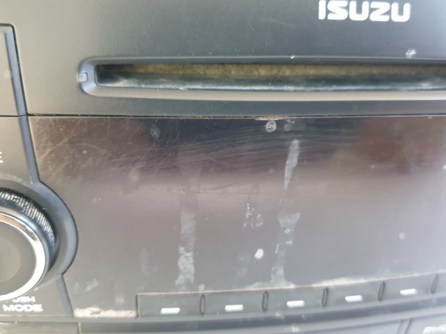 513246 Isuzu D Max, 2015, CD Rádió, 8981260813.