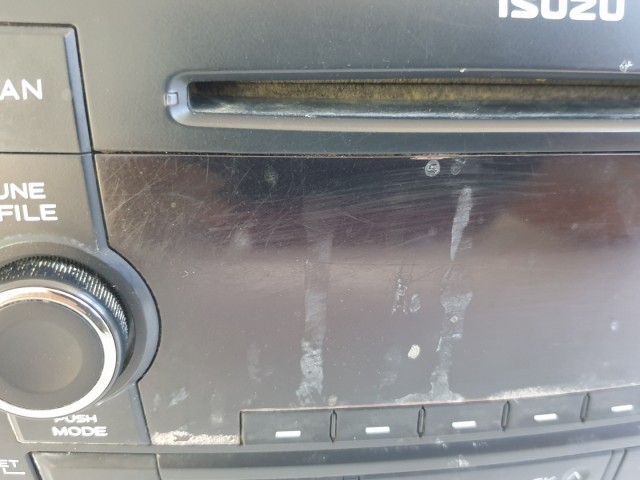 513246 Isuzu D Max, 2015, CD Rádió, 8981260813.