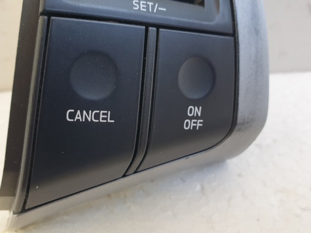 513247 Isuzu D Max, 2015, Multikormány Kapcsoló, Kormány Betét.
