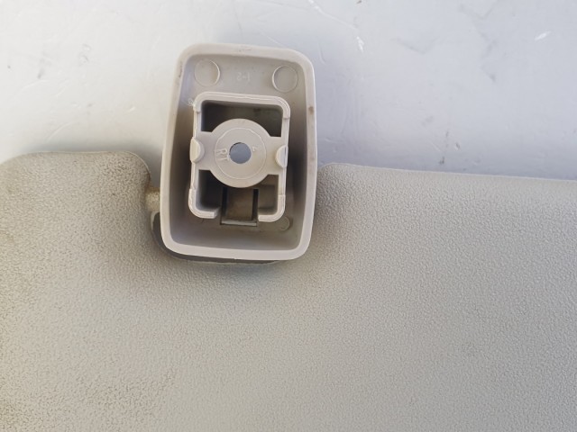 513249 Isuzu D Max 2015, Bal Napellenző.