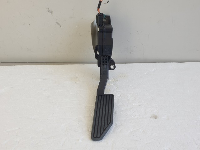 513250 Isuzu D Max, 2.5, Diesel, 2015, Gázpadál, 8980677481.