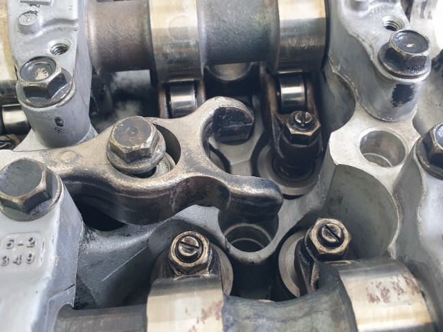 513260 Isuzu D Max 2.5, 163 Ló, Hegerfej, Síkolt Nyomáspróbált, Új Szelepszárszimeringekkel.