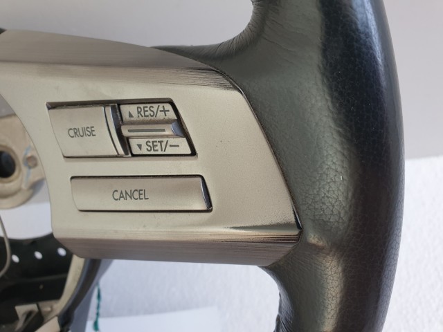 505615 Subaru Qutback 2010, Bőrkormány, Multikormány, Kormány