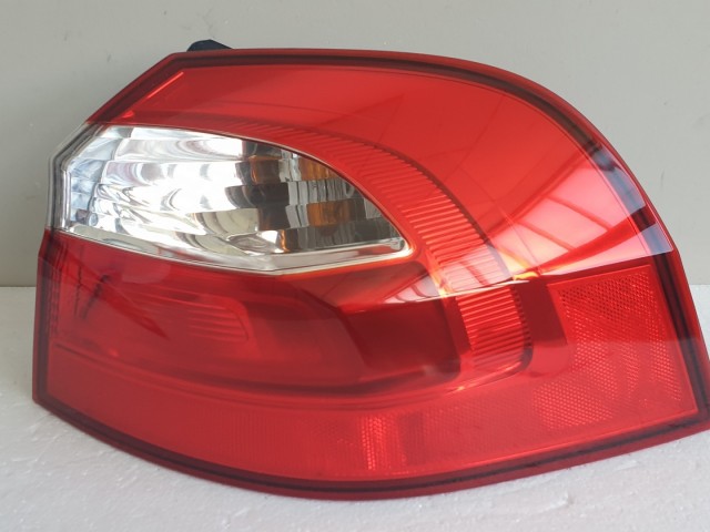 512113 Kia Rio 2014 Jobb Hátsó Lámpa, Külső, 92402-1W2, 5 Ajtós. 512113 Kia Rio 2014 Jobb Hátsó Lámpa, Külső, 92402-1W2, 5 Ajtós.