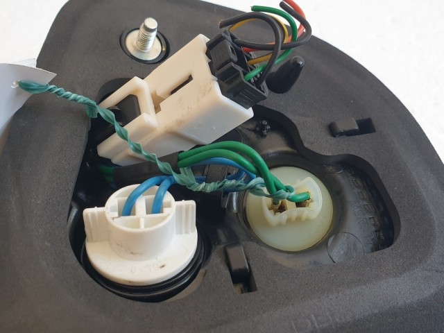 512115 Kia Rio 2014 Jobb Hátsó Lámpa, Belső, 92404-1W2, 5 Ajtós. 512115 Kia Rio 2014 Jobb Hátsó Lámpa, Belső, 92404-1W2, 5 Ajtós.