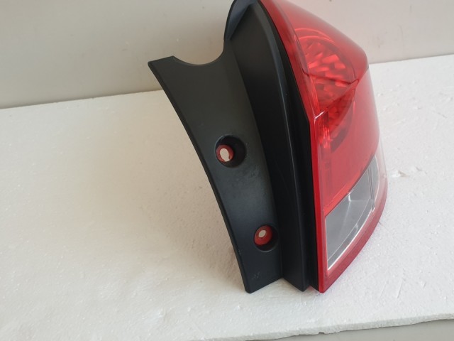 512118 Renault Clio 3, 2012, KOMBI Jobb Hátsó Lámpa, 8200586844. 512118 Renault Clio 3, 2012, KOMBI Jobb Hátsó Lámpa, 8200586844.