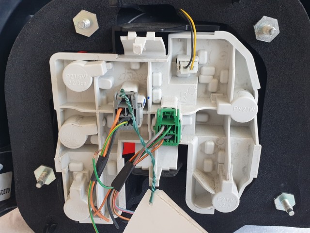 512123 Volvo S40 2008, Jobb Hátsó Lámpa, 31214607. 4 Ajtós. 512123 Volvo S40 2008, Jobb Hátsó Lámpa, 31214607. 4 Ajtós.