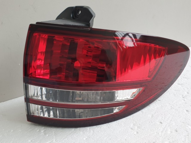 512127 Toyota Previa 2005, Jobb Hátsó Lámpa, 28-171.