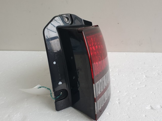 512127 Toyota Previa 2005, Jobb Hátsó Lámpa, 28-171. 512127 Toyota Previa 2005, Jobb Hátsó Lámpa, 28-171.