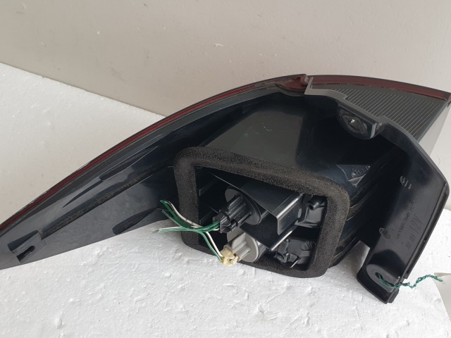 512127 Toyota Previa 2005, Jobb Hátsó Lámpa, 28-171. 512127 Toyota Previa 2005, Jobb Hátsó Lámpa, 28-171.