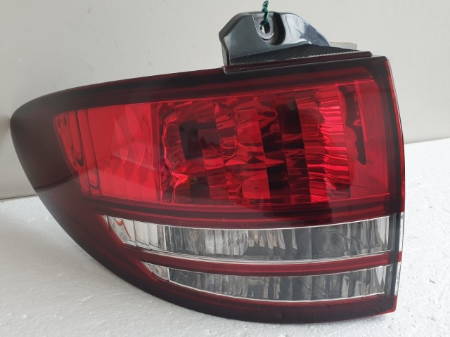 512129 Toyota Previa 2005, Bal Hátsó Lámpa, 28-171.